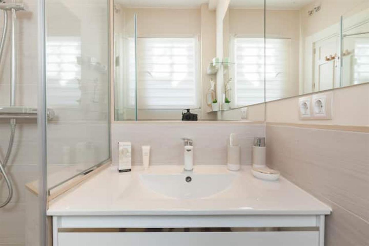 ApartaSuite Deluxe Centro Histórico Ático tranquilo con terrazas a pie de calle Granada Esterno foto